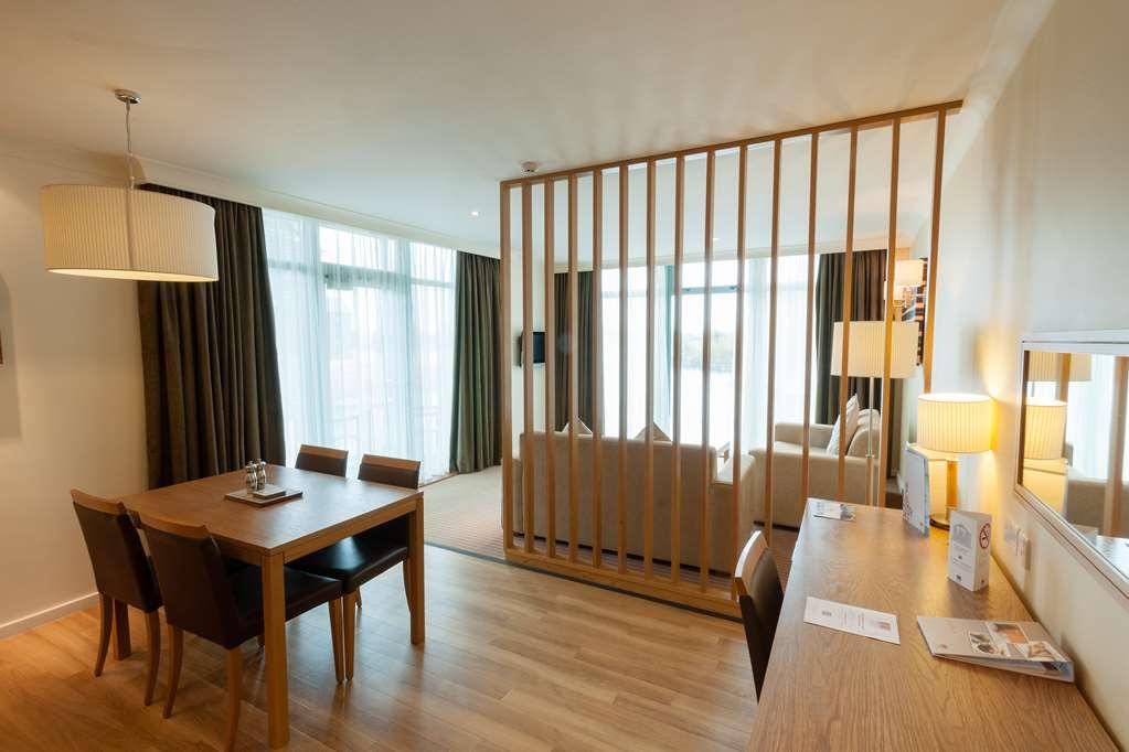 De Vere Cotswold Water Park South Cerney Ruang foto