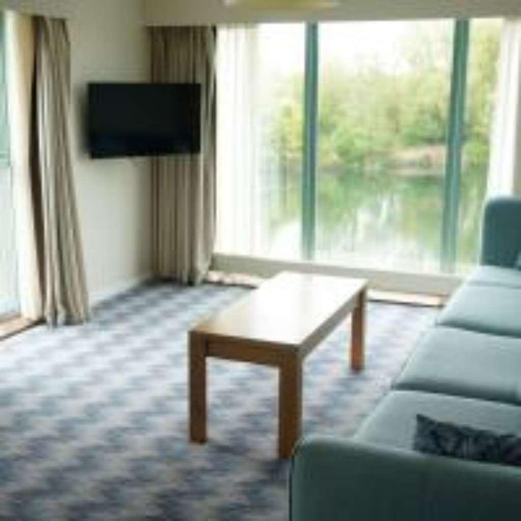 De Vere Cotswold Water Park South Cerney Ruang foto