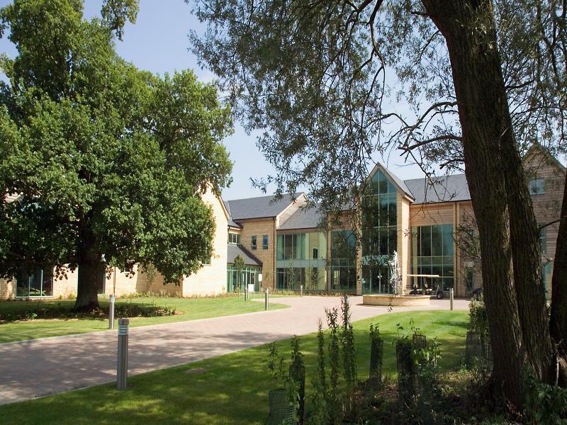 De Vere Cotswold Water Park South Cerney Bagian luar foto